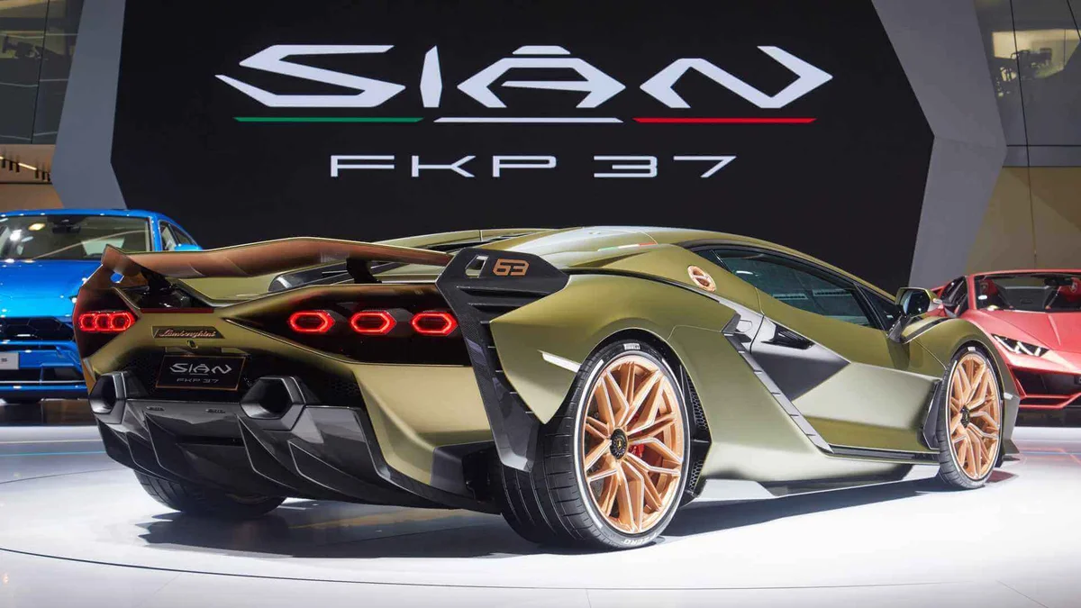 Giá xe Lamborghini