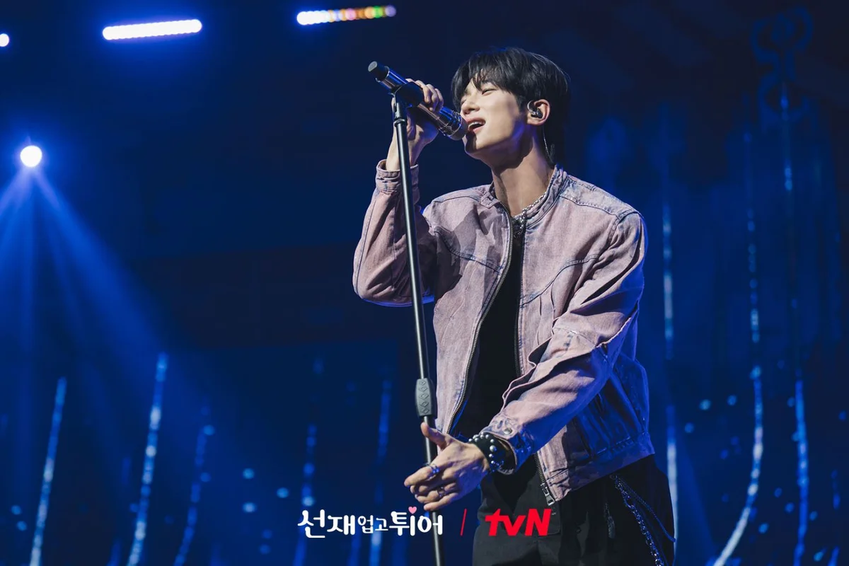 Byeon Woo Seok đắt show nhờ thành công của phim "Cõng anh mà chạy"