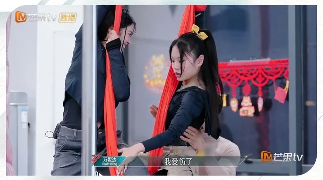 Đạp Gió 2024: Suni Hạ Linh "phá kén" ma mị, quyến rũ trong "Mưa Nhỏ"