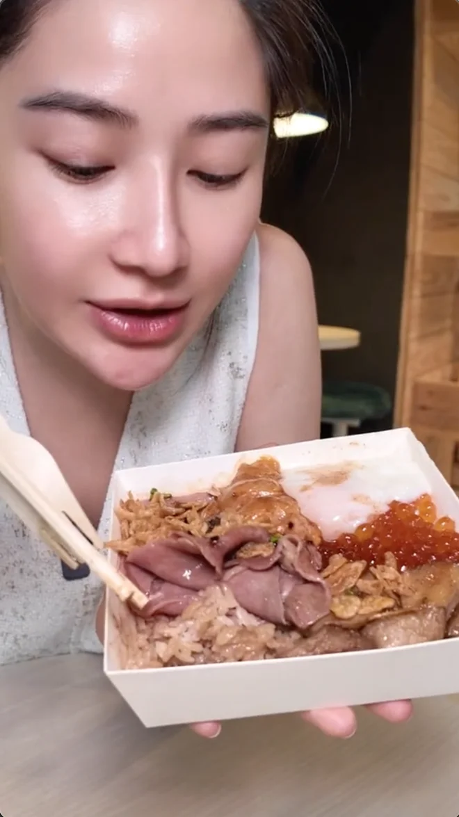 Hộp cơm omakase giá gần 2 triệu được ship tận nhà khiến dân mạng "sôi sục": Thế này thì mất một nửa giá trị rồi còn gì?