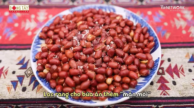 Trường Giang, Ngô Kiến Huy tròn mắt trước bữa ăn của 2 Ngày 1 Đêm