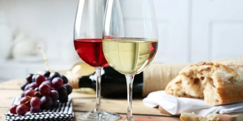 Sức quyến rũ khác biệt giữa vang đỏ và vang trắng