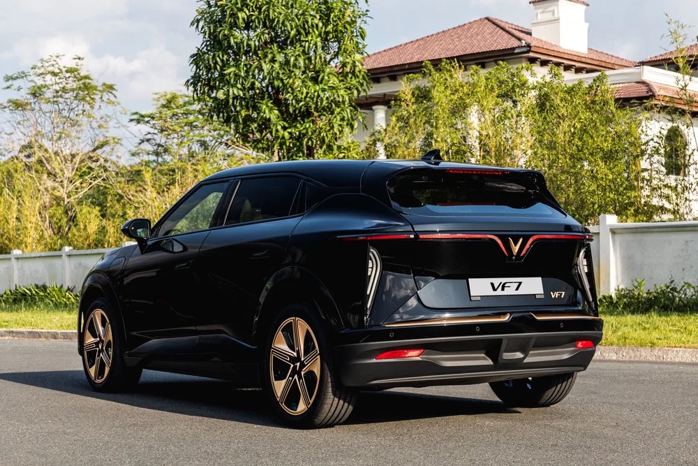VinFast VF 7 