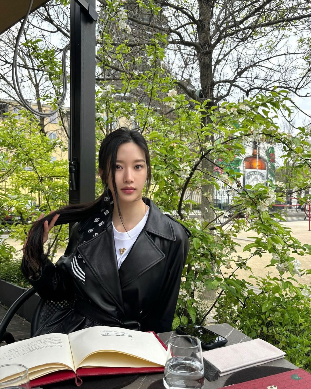 Lisa hẹn hò