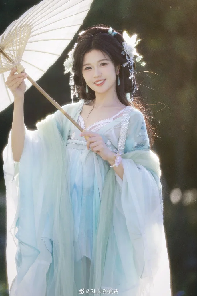 Phong độ thời trang của Suni Hạ Linh xuyên suốt Đạp Gió 2024