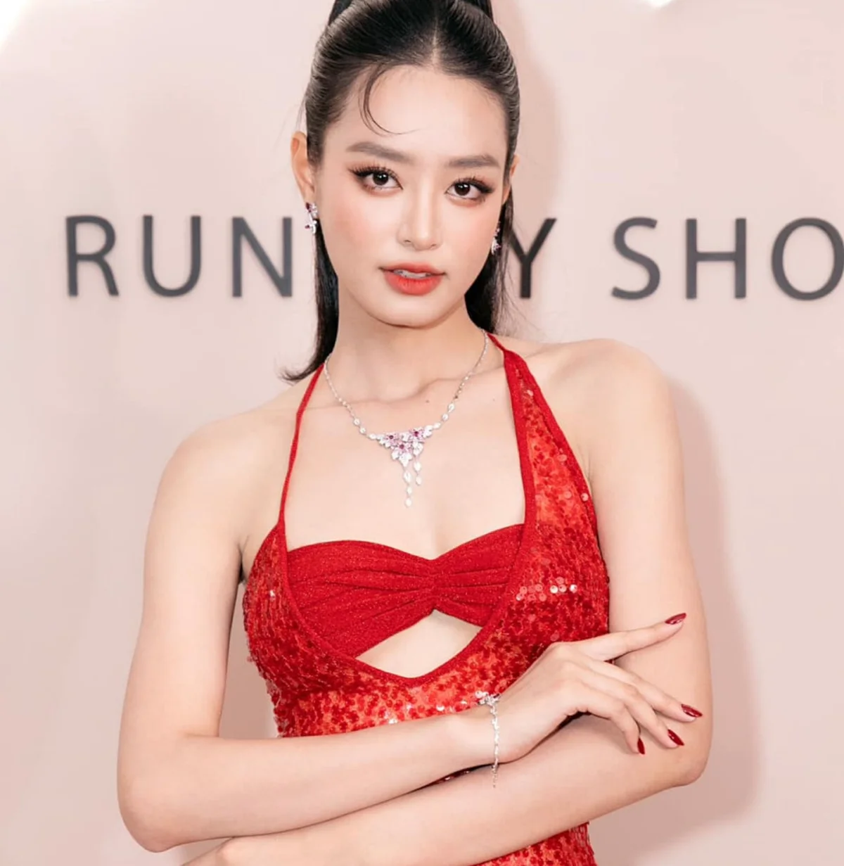 Show Đảo thiên đường