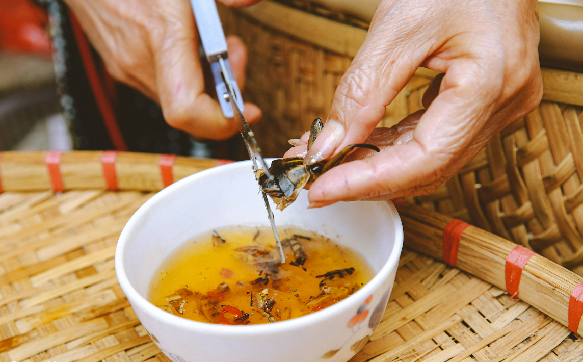 Bánh cuốn cà cuống