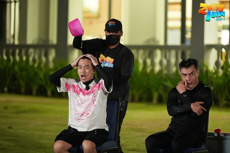 "2 ngày 1 đêm": Hieuthuhai đối đầu Dương Lâm