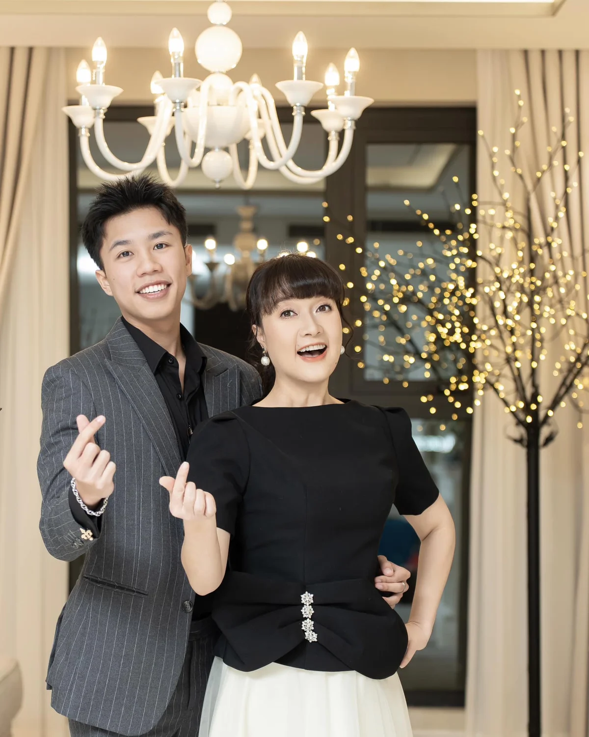 Đi giữa trời rực rỡ