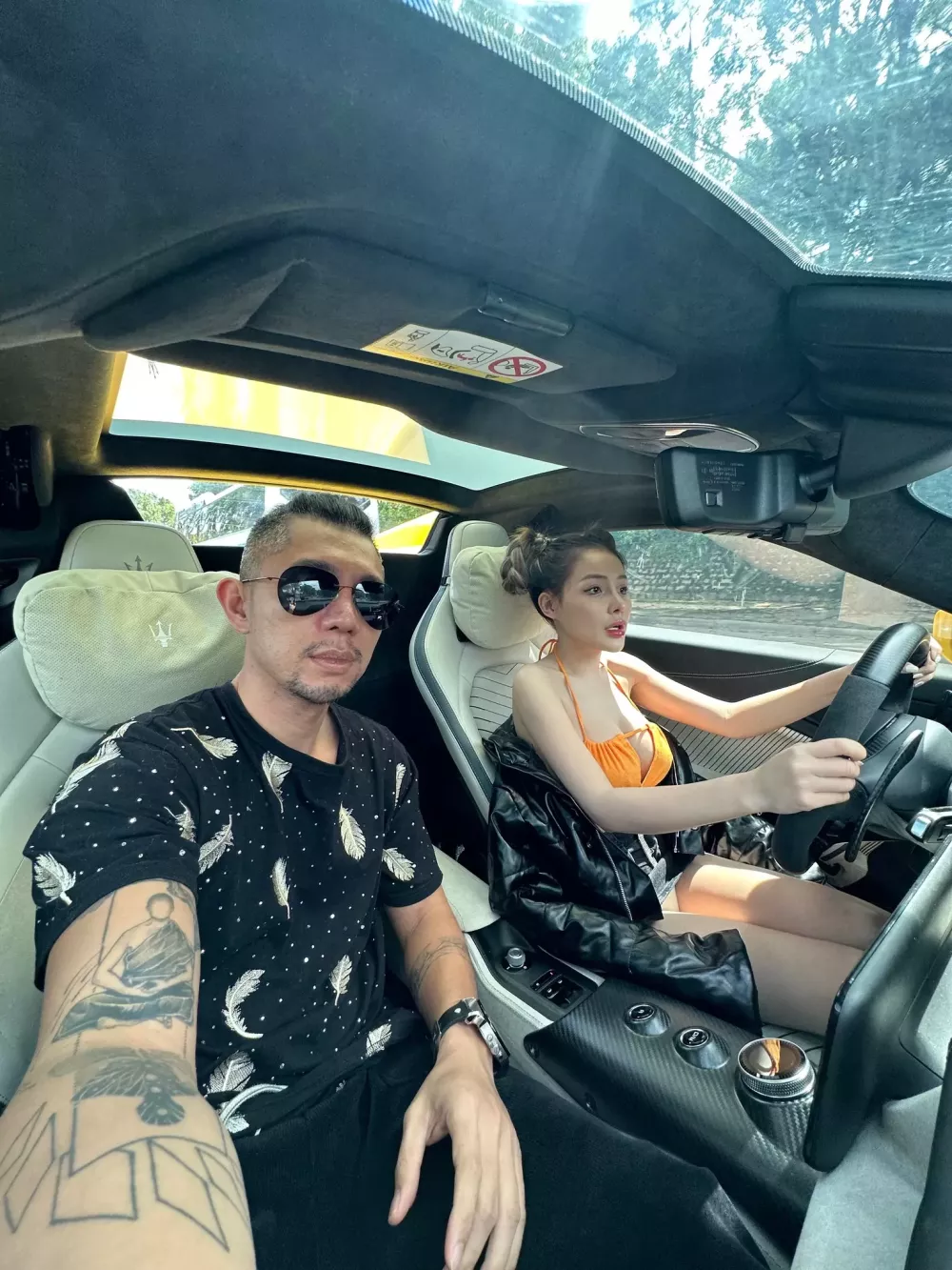 Điểm mặt dàn xe của vợ chồng DJ Ngân 98: Siêu xe Maserati MC20 Cielo