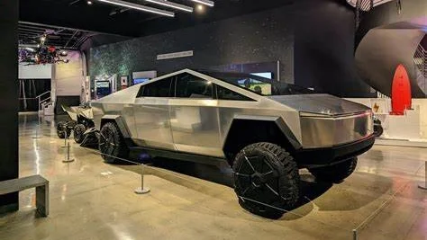 Tesla Cybertruck là xe trên 100.000 USD bán chạy nhất Mỹ
