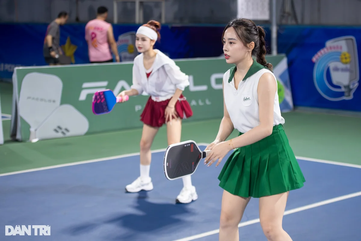 Những bóng hồng xinh đẹp trên sân pickleball ở Hà Nội
