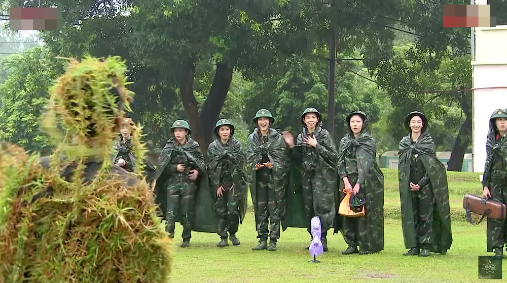 Sao nhập ngũ 2024 mở màn: Hoa hậu Thùy Tiên khóc thét