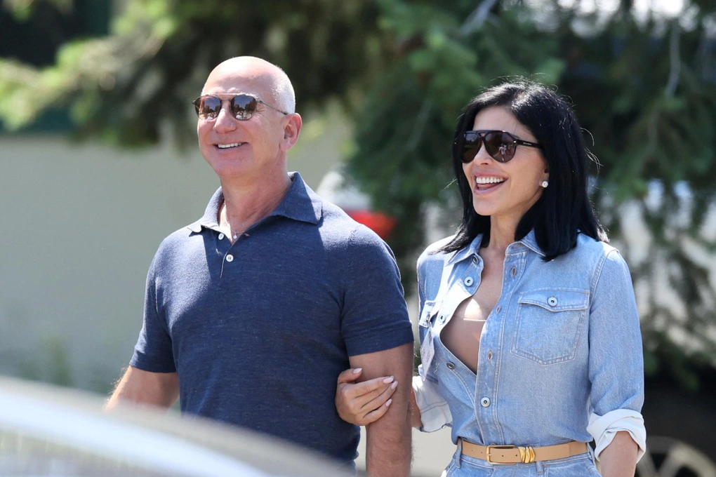 Bên trong siêu du thuyền của tỷ phú Jeff Bezos có gì?