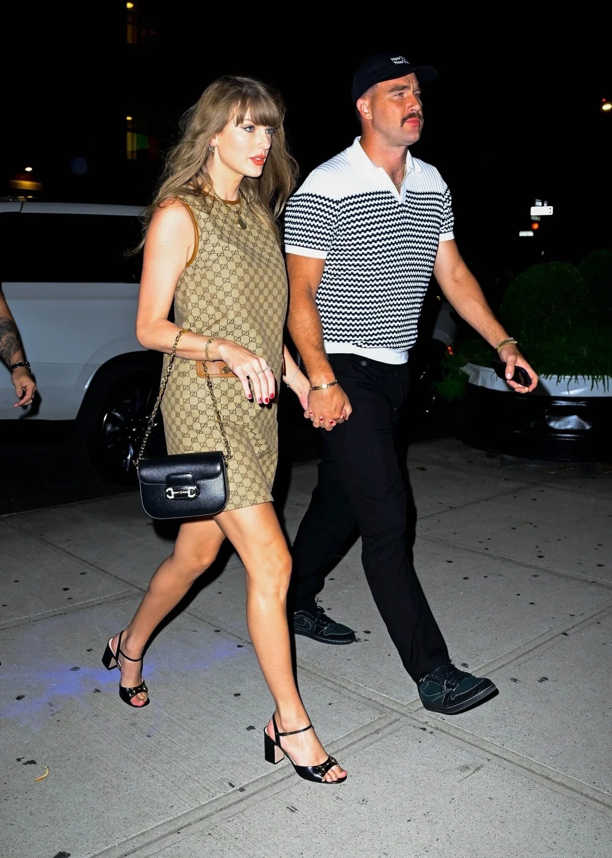 Taylor Swift hẹn hò