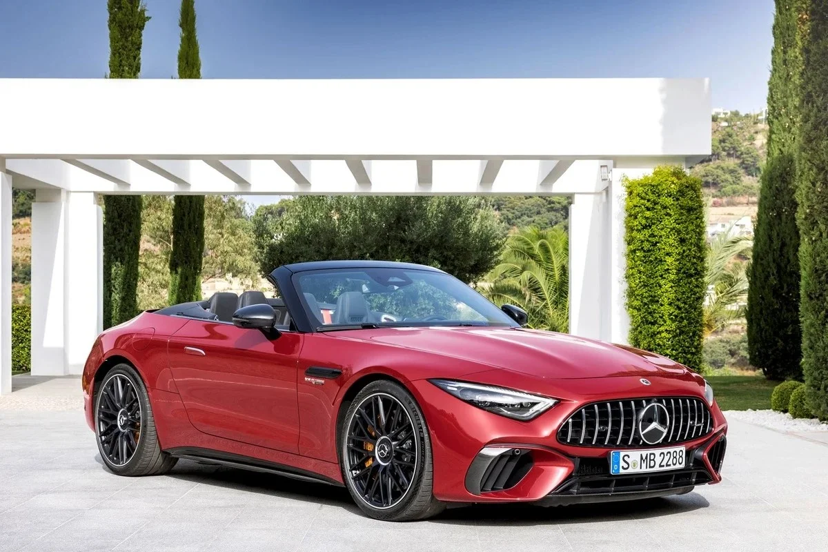 Siêu xe Mercedes-AMG SL 63 4MATIC+ mới của Faker