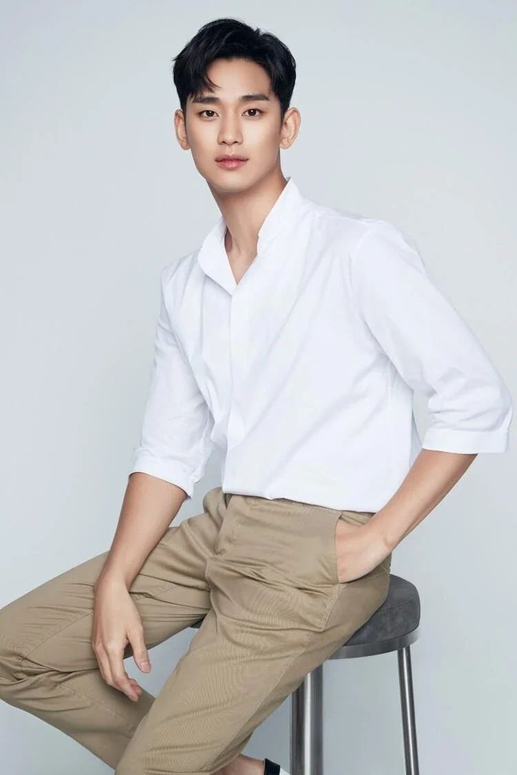 Kim Soo Hyun hẹn hò