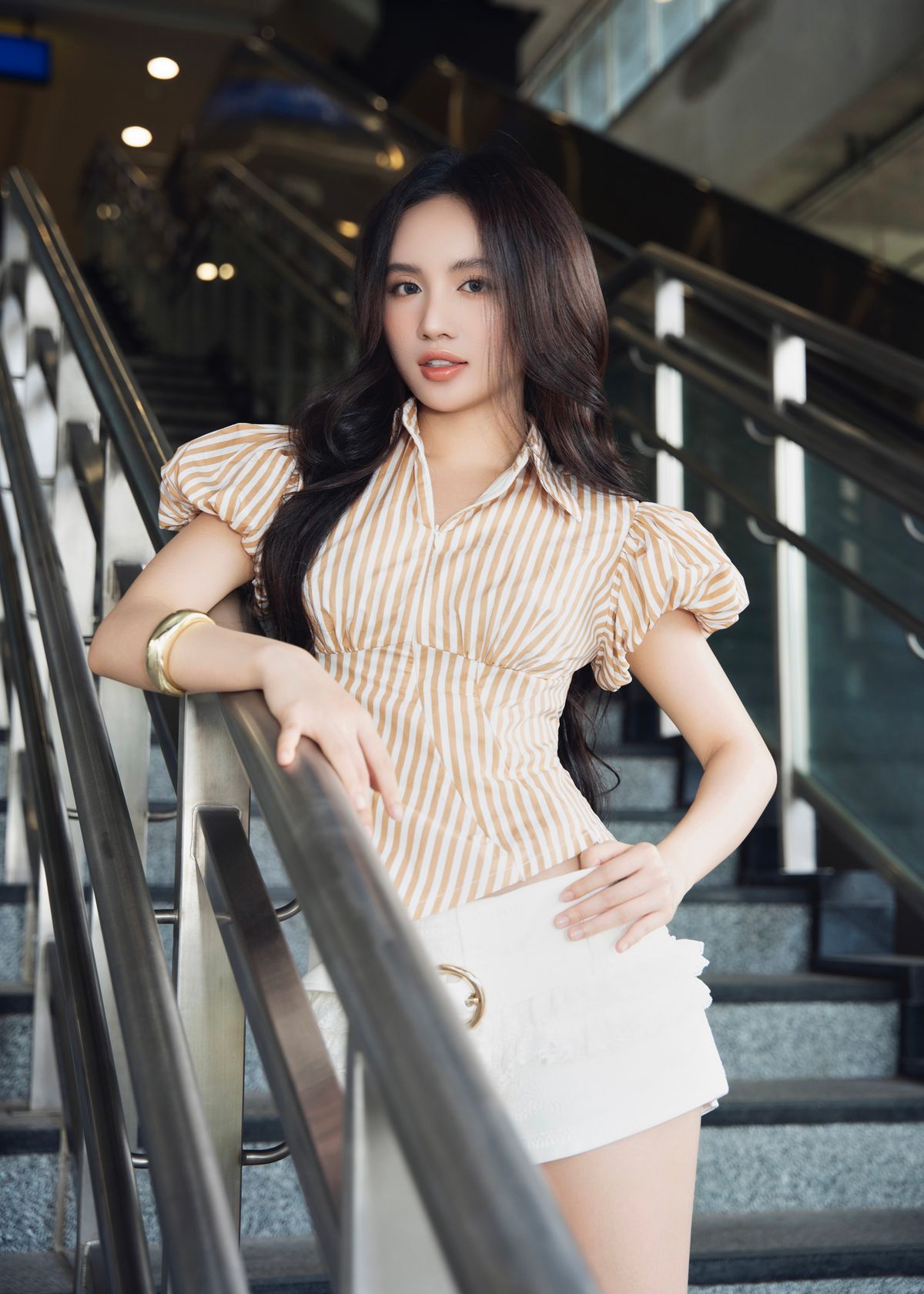 LEXXY khiến khán giả trông chờ với teaser 2 của “Bật đèn xanh”