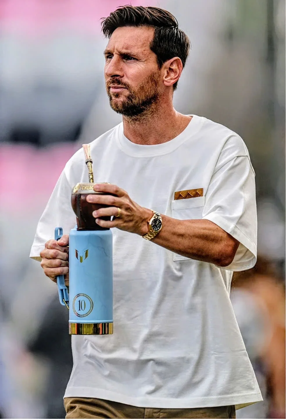 Messi gây chú ý khi đeo đồng hồ Patek Philippe nữ