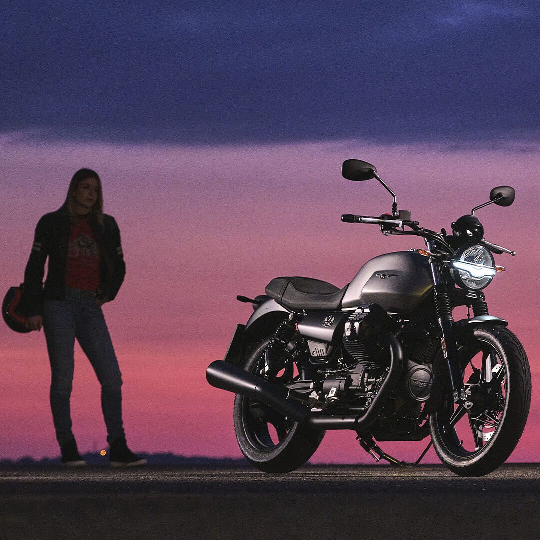 Moto Guzzi V7 mới 