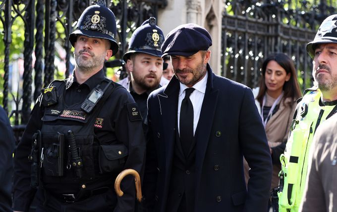 David Beckham xếp hàng hơn 13 tiếng để chờ vào viếng Nữ hoàng Anh