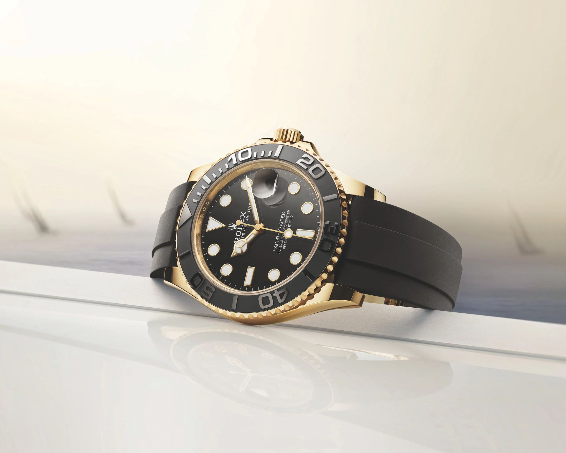 Rolex Oyster Perpetual Yacht-Master 42 cỗ máy thời gian dưới biển khơi