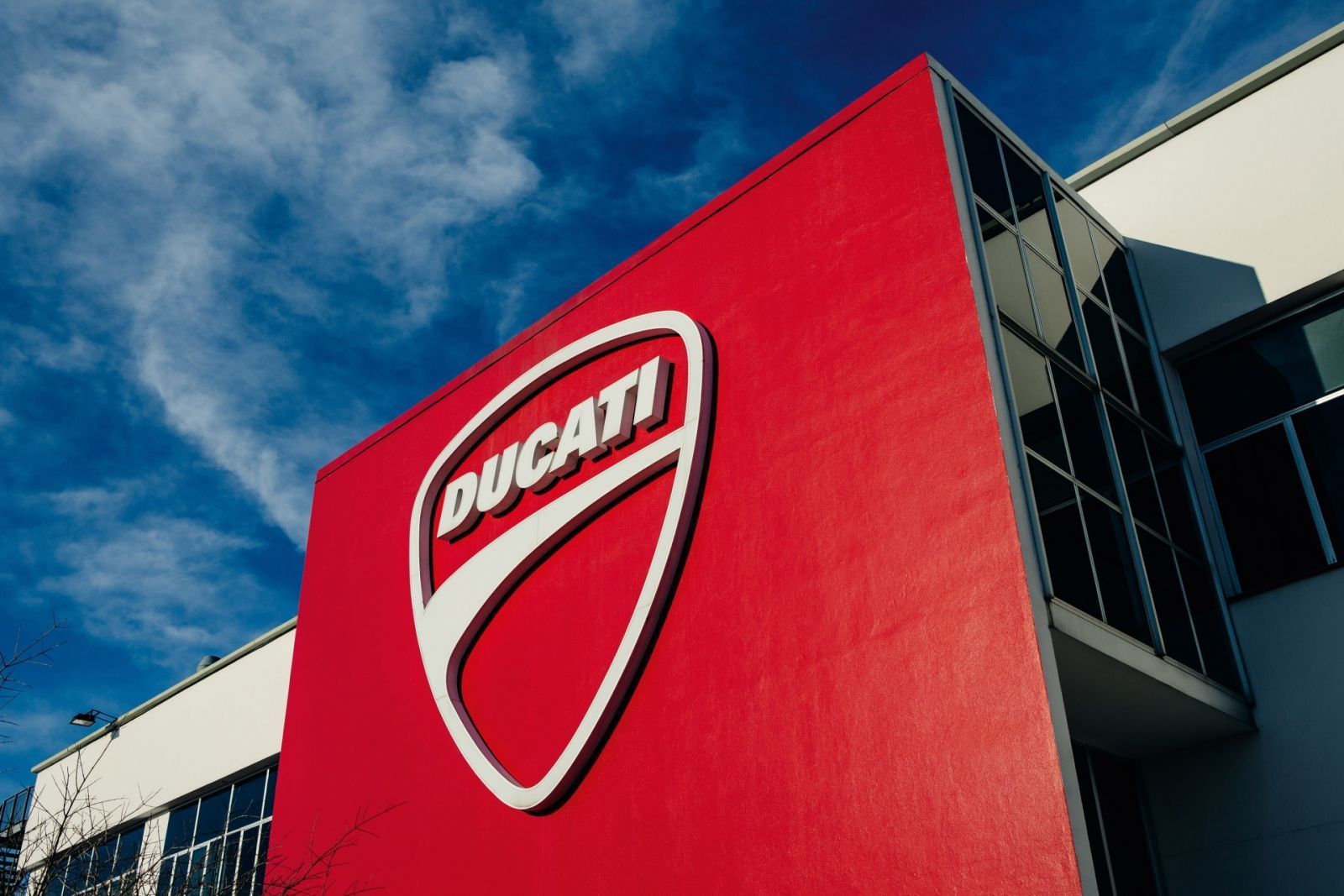 Lần đầu tiên trong lịch sử doanh số Ducati vượt mốc doanh số 60.000 xe