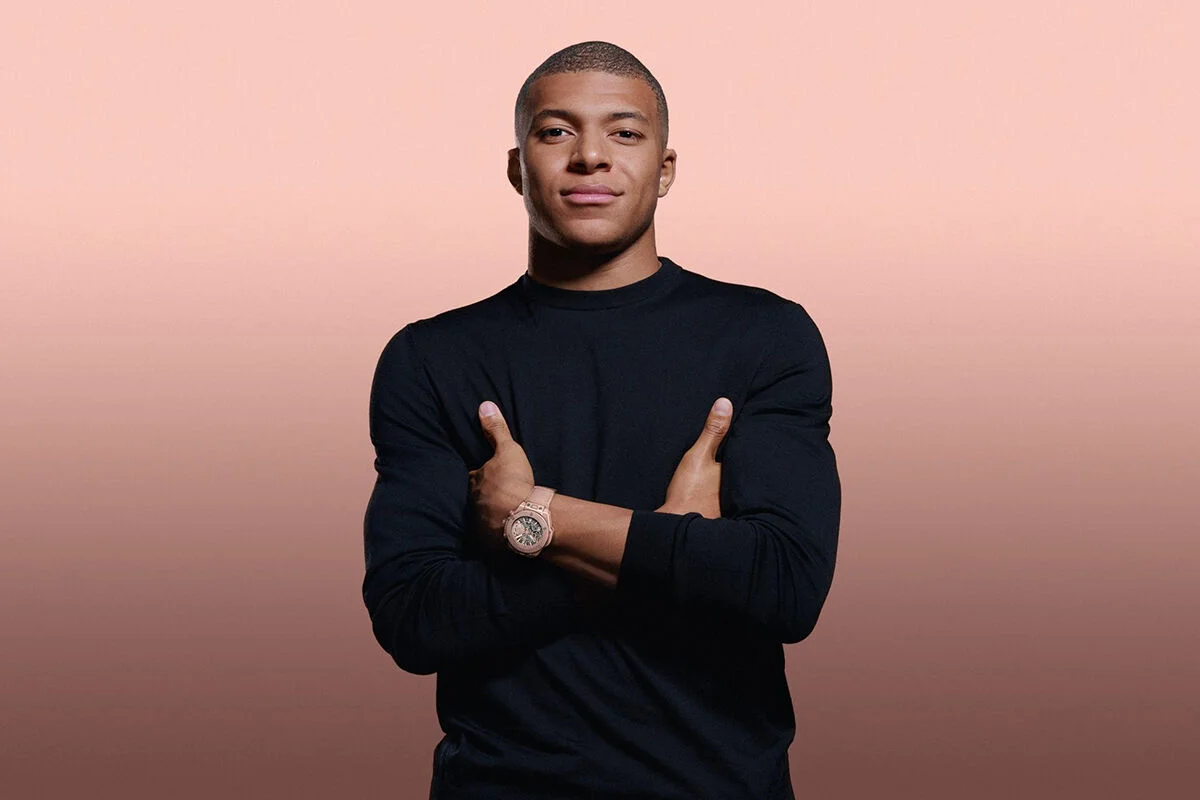  BST đồng hồ của Kylian Mbappé 