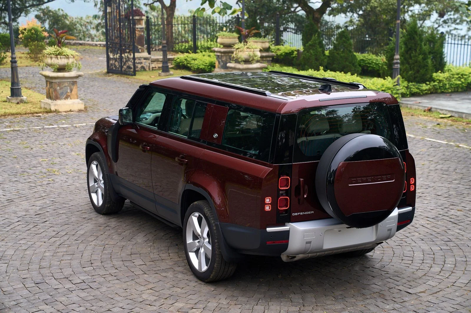 SUV Land Rover Defender 130