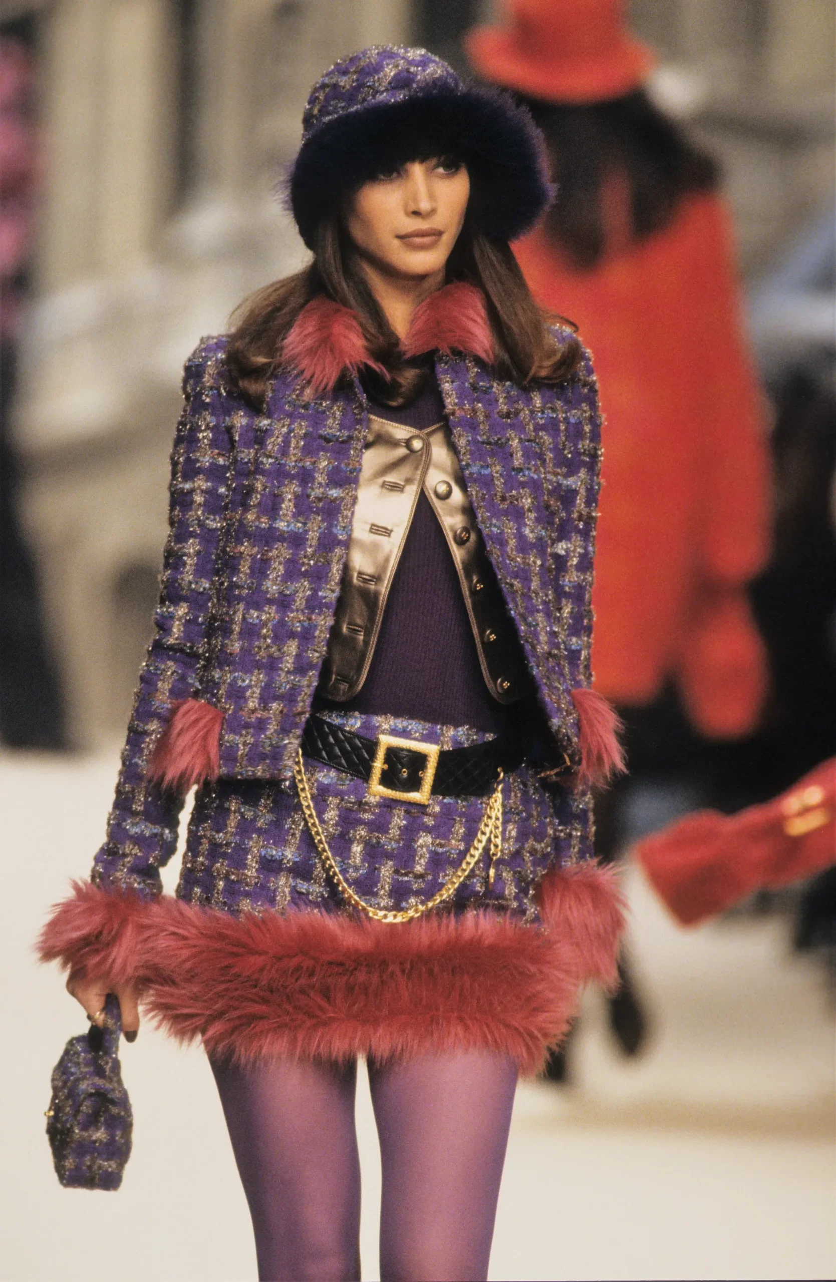 042-chanel-fall-1994-ready-to-wear-Img010558-christy-turlington.jpg-scaled.webp