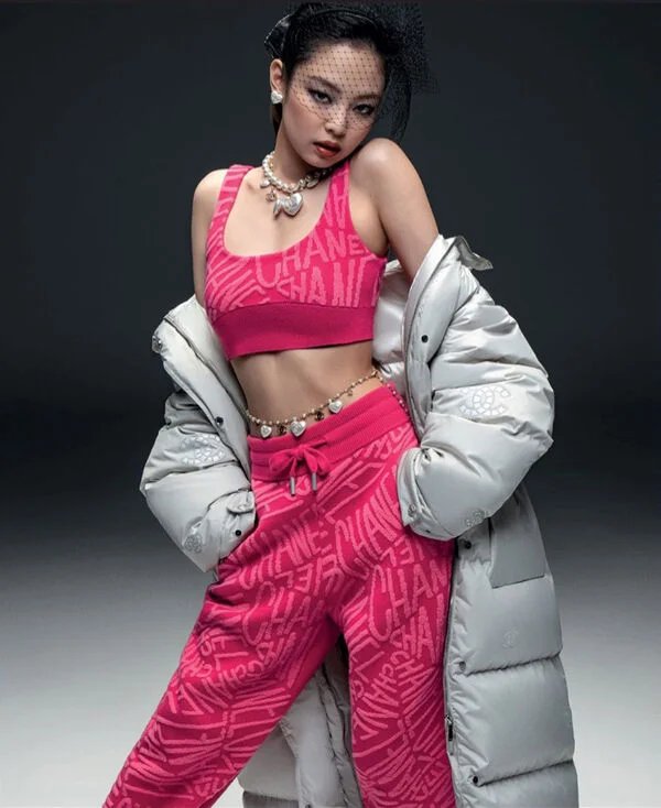 idol nữ đụng trang phục Jennie