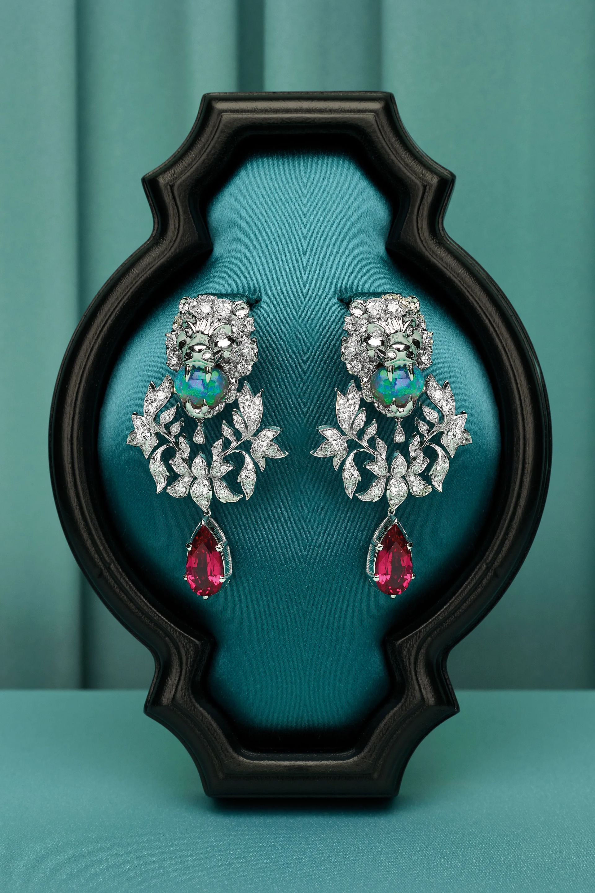 cửa hàng Gucci giới siêu giàu