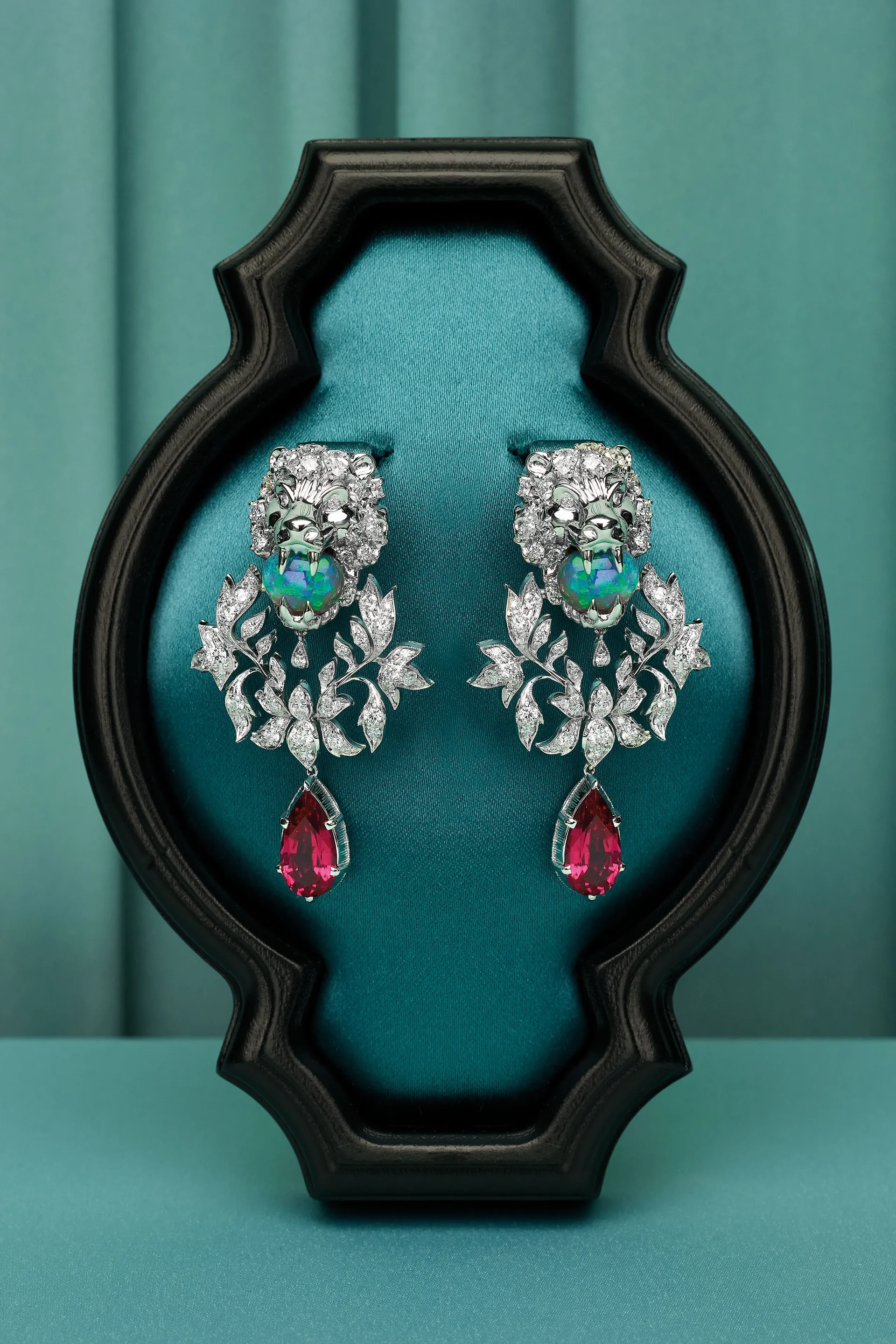 cửa hàng Gucci giới siêu giàu