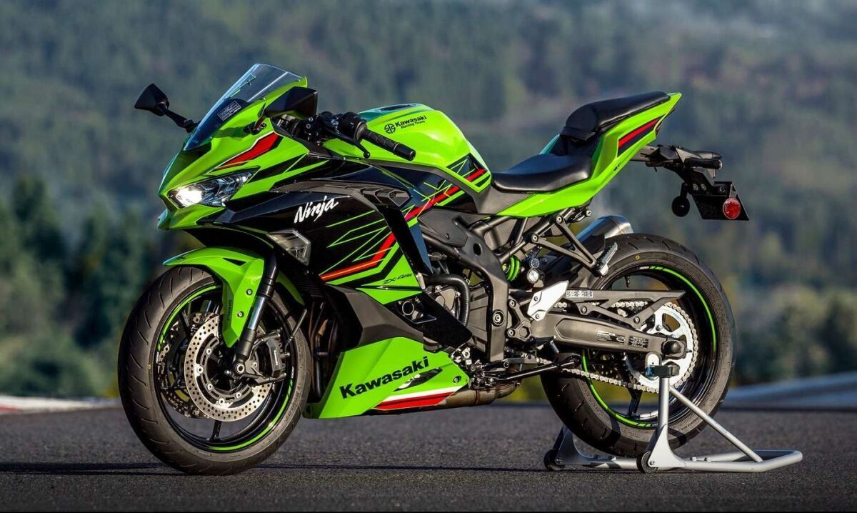 Ra mắt xe Kawasaki ZX-4R 2023 tại Triển lãm Ô tô quốc tế Bangkok