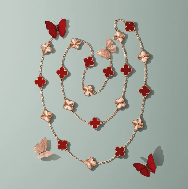 Van Cleef & Arpels bổ sung 4 thiết kế mới vào BST Alhambra biểu tượng