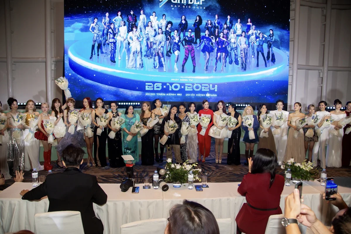 Chị đẹp đạp gió 2024