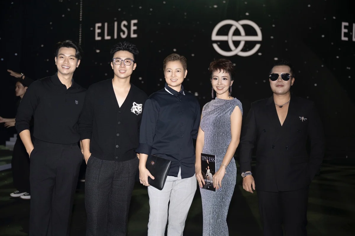 Show thời trang Timeless