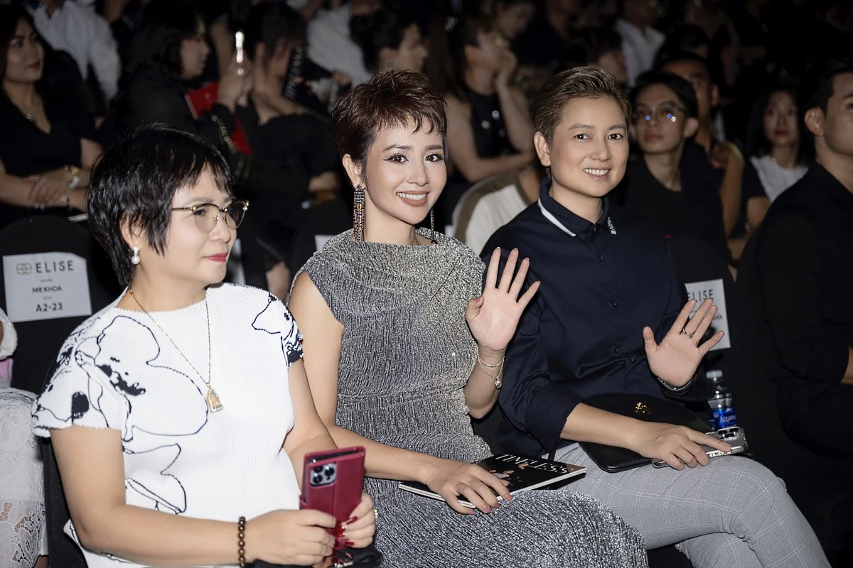 Show thời trang Timeless