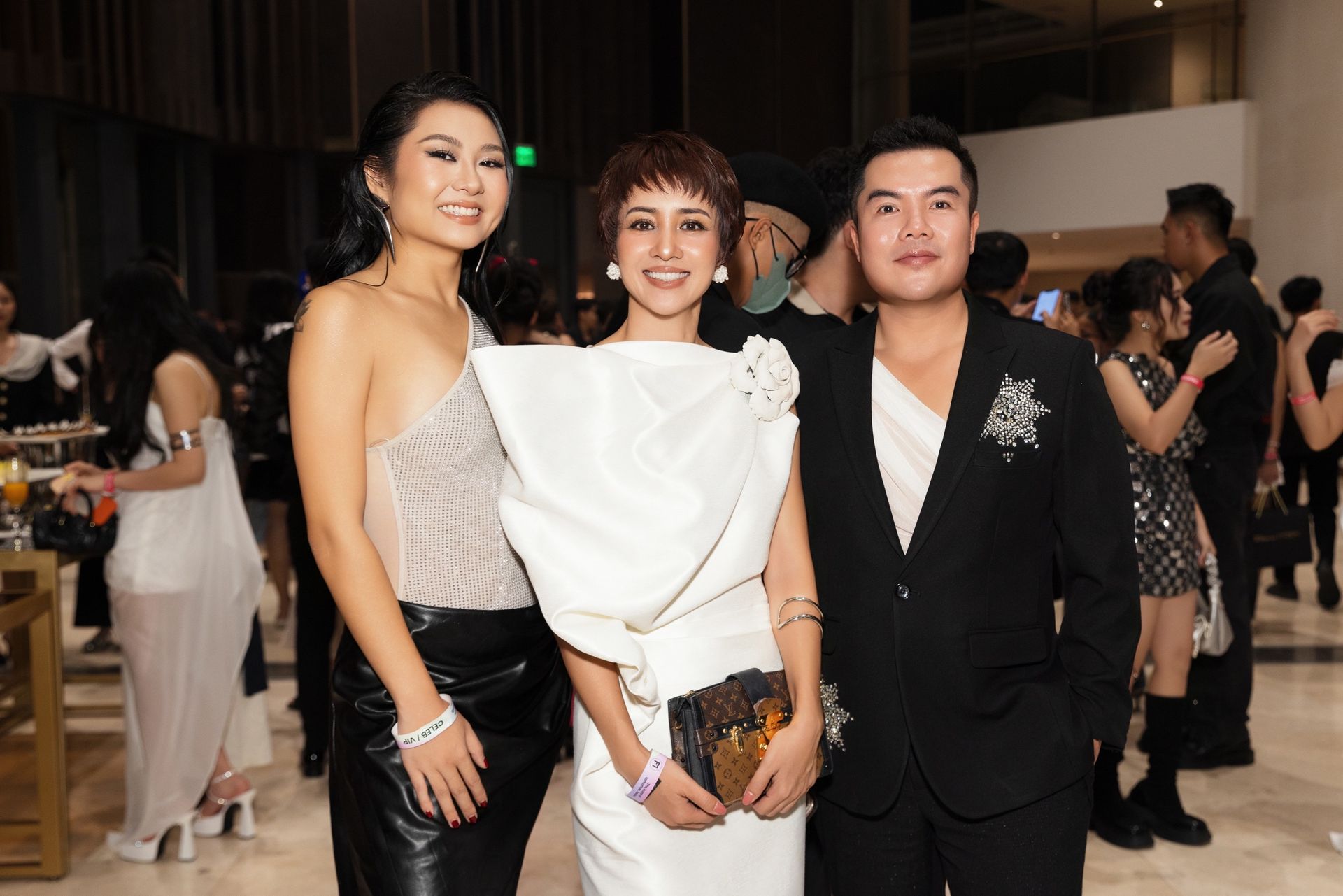 Thuý Hiền rạng rỡ đi trao giải thưởng TikTok Awards Việt Nam 2024