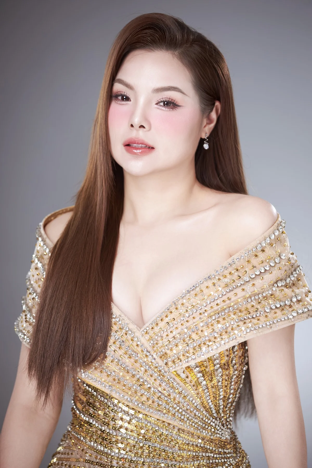 Ngọc Trang chính thức đại diện Mrs. Globe Việt Nam 2024 dự thi Mrs Globe 2024 tại đảo Hải Nam - Trung Quốc