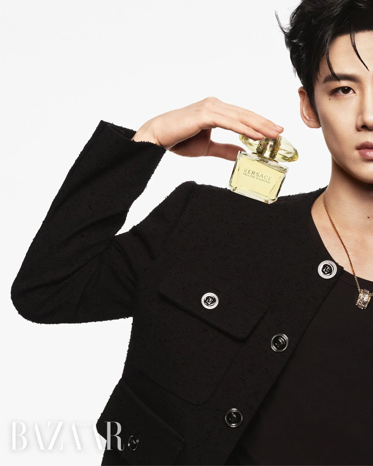 Versace chọn Bạch Kính Đình là đại sứ nước hoa toàn cầu