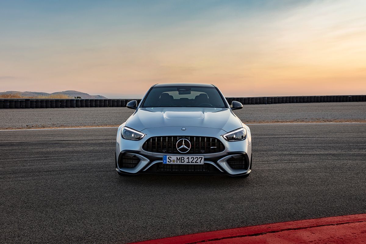 Mercedes-AMG C 63 S E PERFORMANCE: Bứt tốc ở tầng cảm xúc riêng