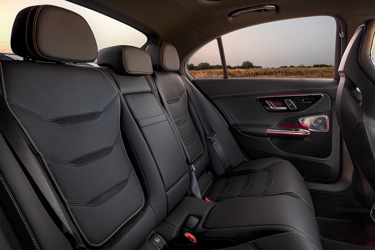 Mercedes-AMG C 63 S E PERFORMANCE: Bứt tốc ở tầng cảm xúc riêng