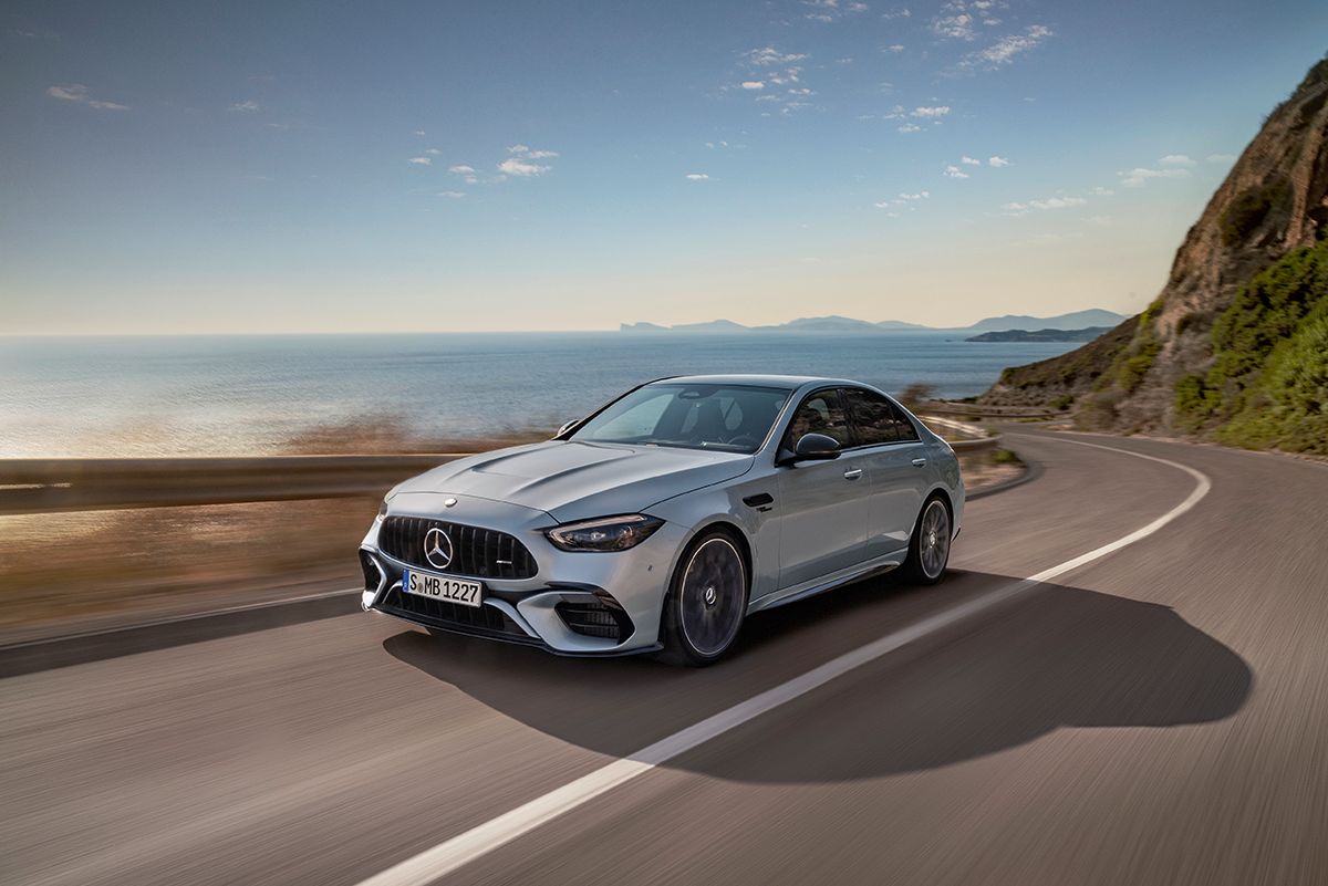 Mercedes-AMG C 63 S E PERFORMANCE: Bứt tốc ở tầng cảm xúc riêng