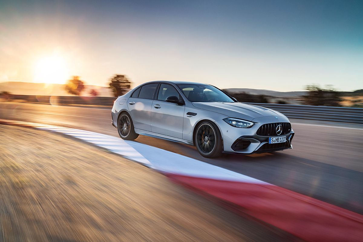Mercedes-AMG C 63 S E PERFORMANCE: Bứt tốc ở tầng cảm xúc riêng