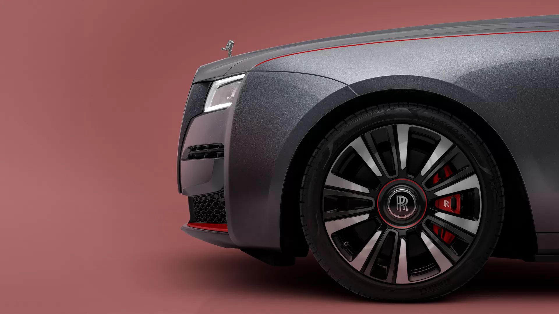 Chiêm ngưỡng “xế hộp” Rolls-Royce Ghost Prism phiên bản giới hạn