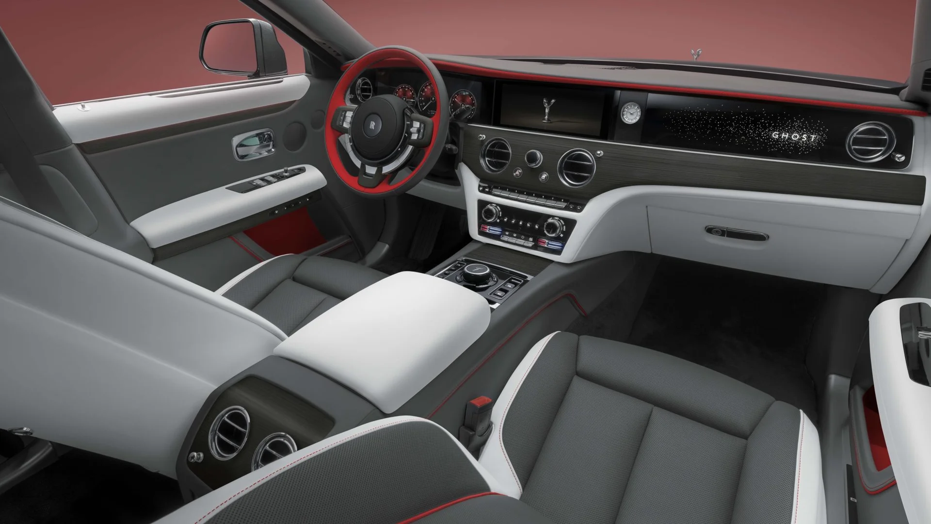 Chiêm ngưỡng “xế hộp” Ghost Prism phiên bản kỷ niệm 120 năm thành lập Rolls-Royce