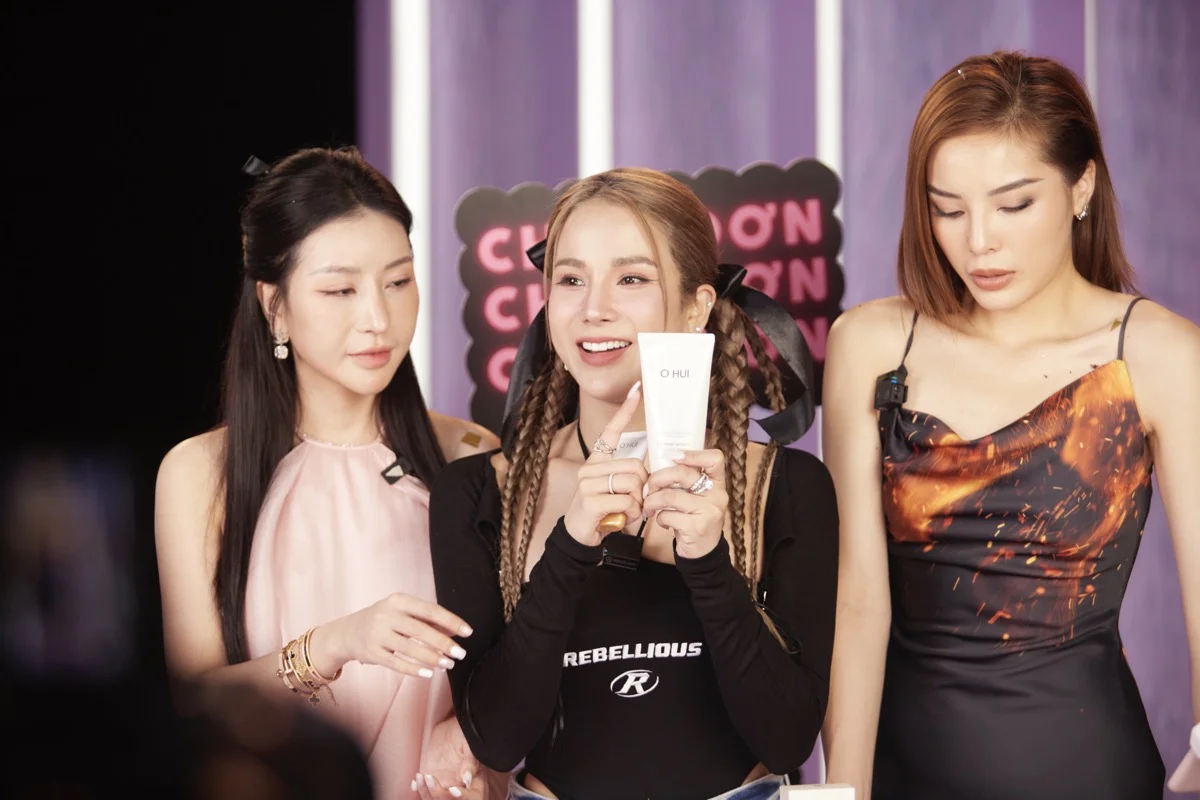 Diệp Lâm Anh cán mốc gần 36 tỷ trong phiên live “Thương vụ triệu đô”
