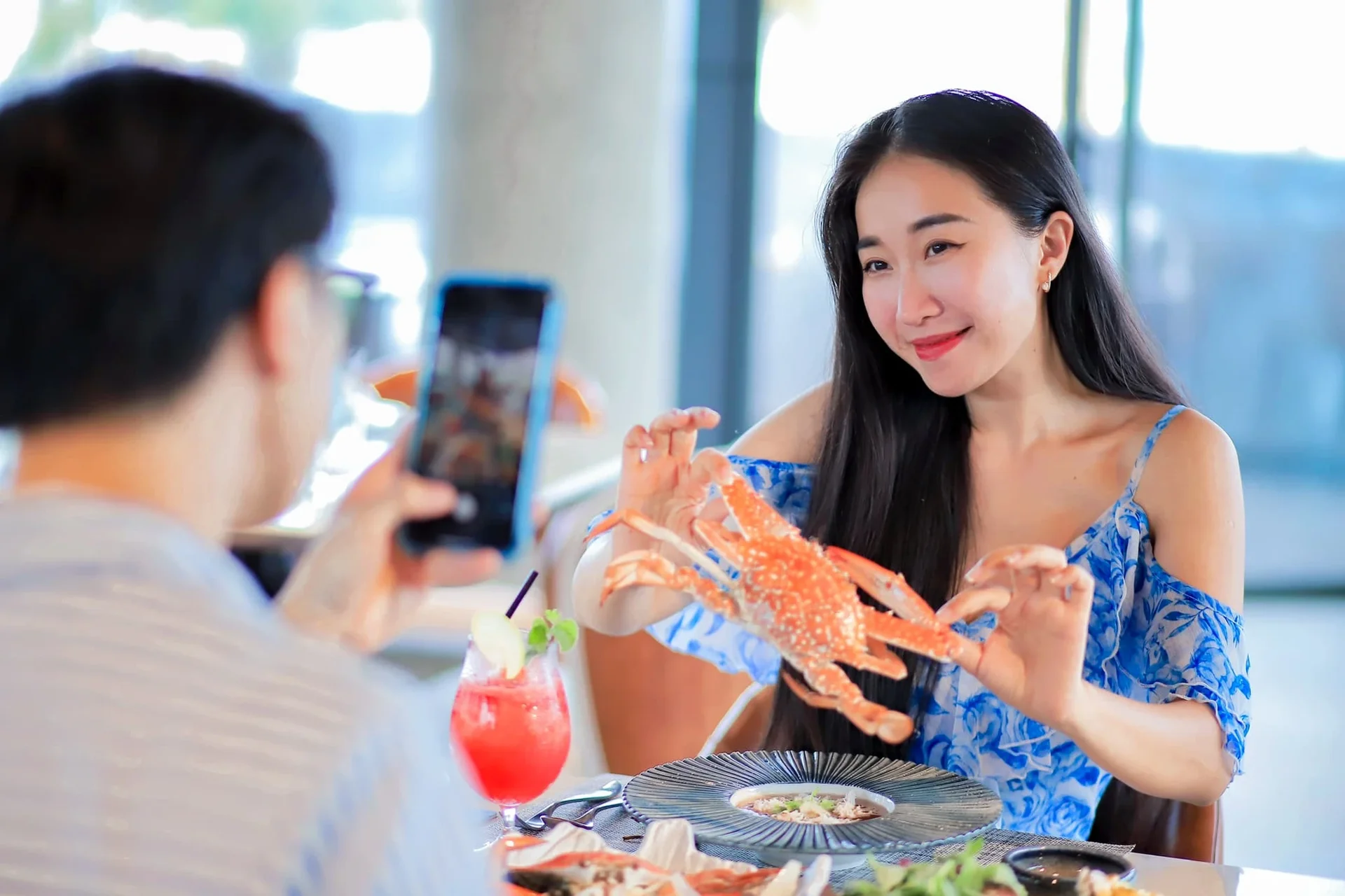 Đi du lịch ra sao khi nghỉ lễ 30/4 cả nước nóng đổ lửa?