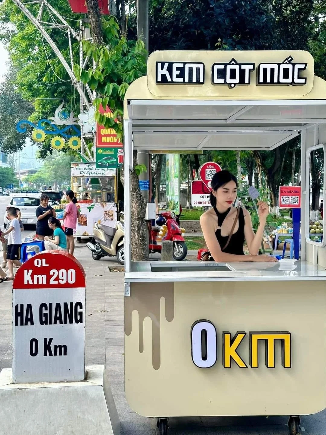 Món kem cột mốc 